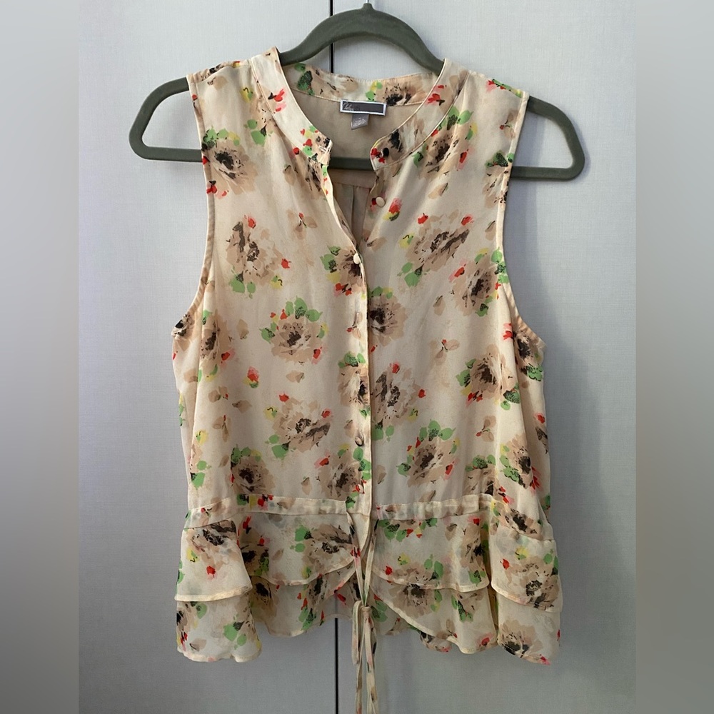 CHELSEA28 EUC Floral button down blouse